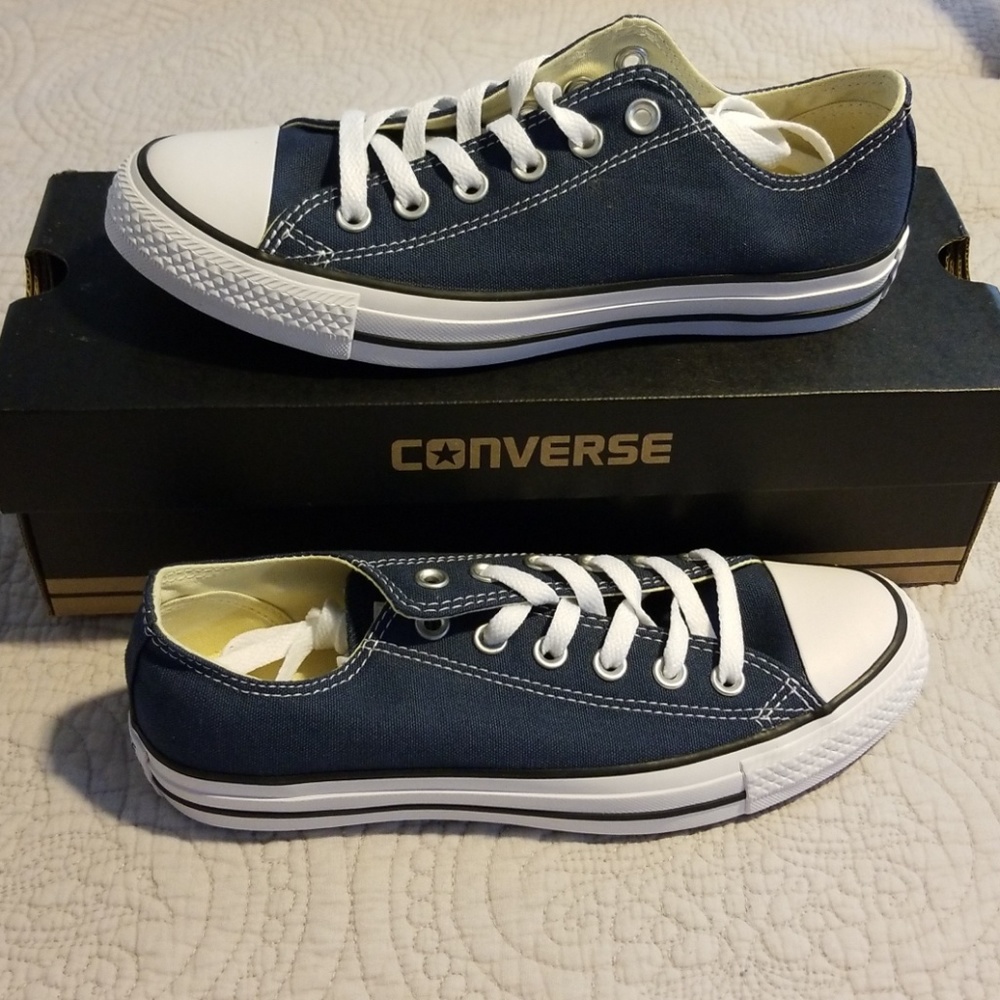 Never worn Converse